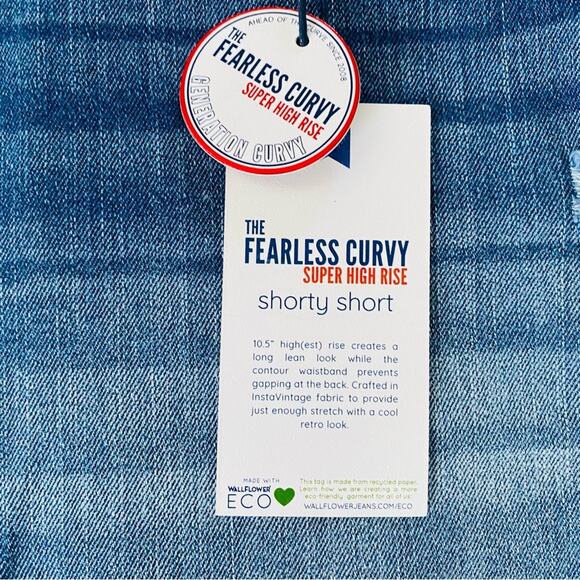 Wallflower | Fearless Curvy Super High Rise Distressed Jean Shorts NWT 24W - Picture 7 of 9